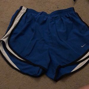 Nike tempo shorts size L